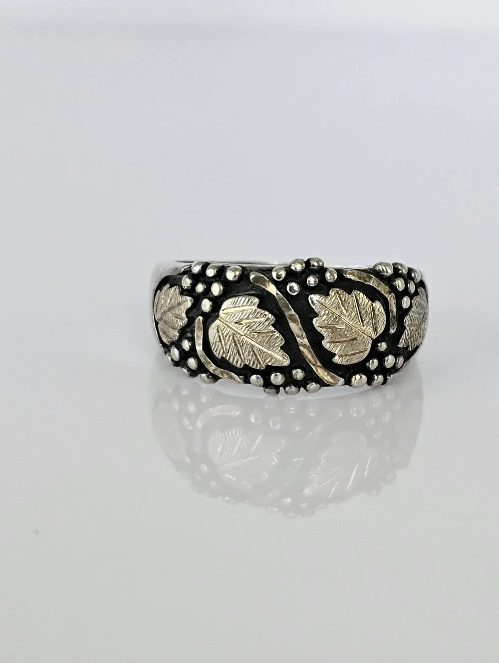 Vintage Black Hills Gold Ring Heavy Sterling Silver & Gold Leaves Size 11